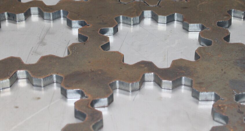 metal fiber cutting machine धातु फाइबर लेजर कटर